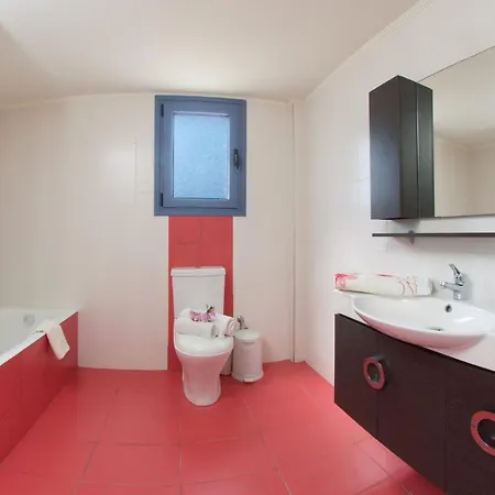 Βίλα Anatoli Αγία Ευφημία